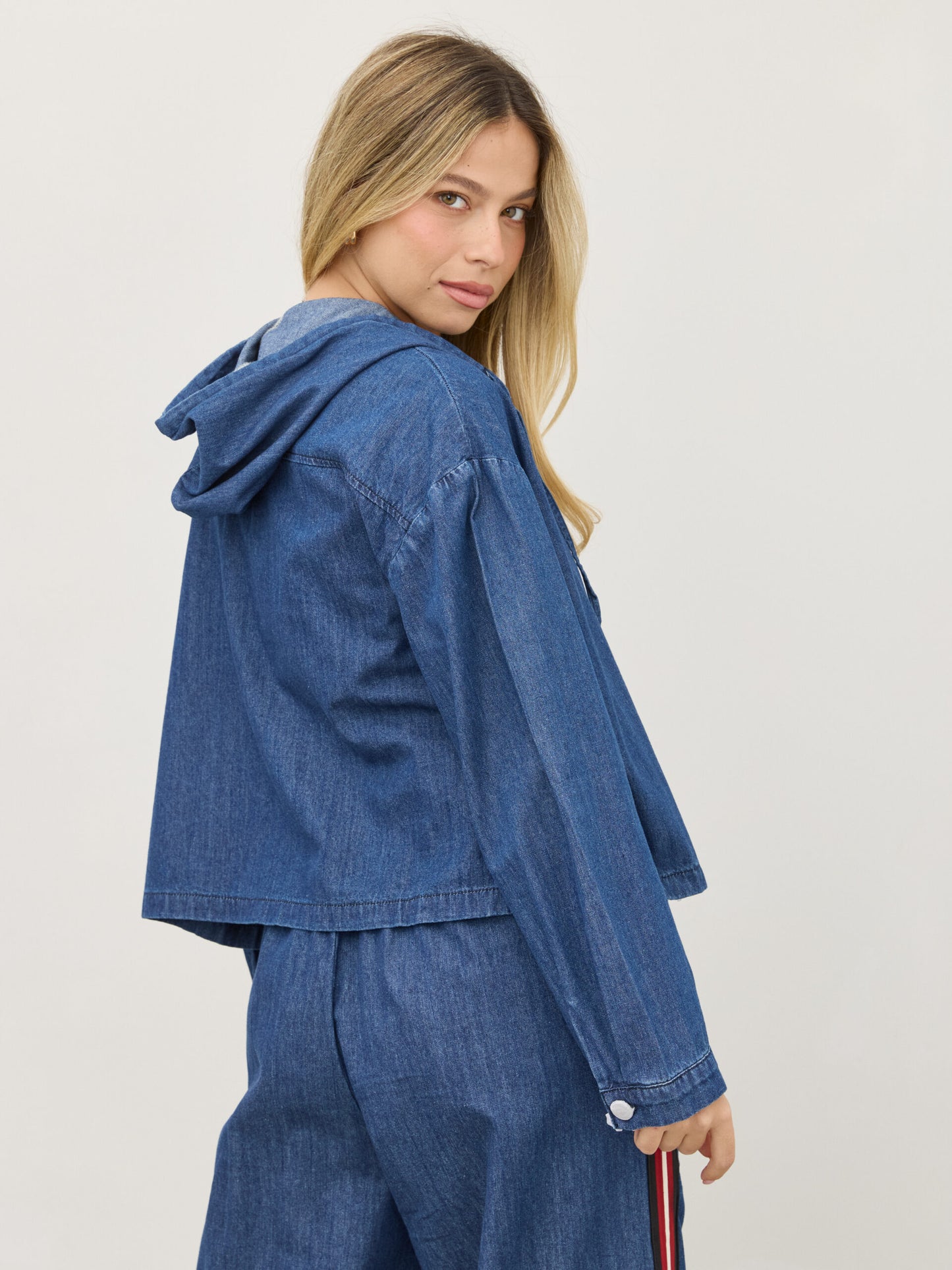 חולצת ג'ינס קפוצ'ון פלינט | כחול