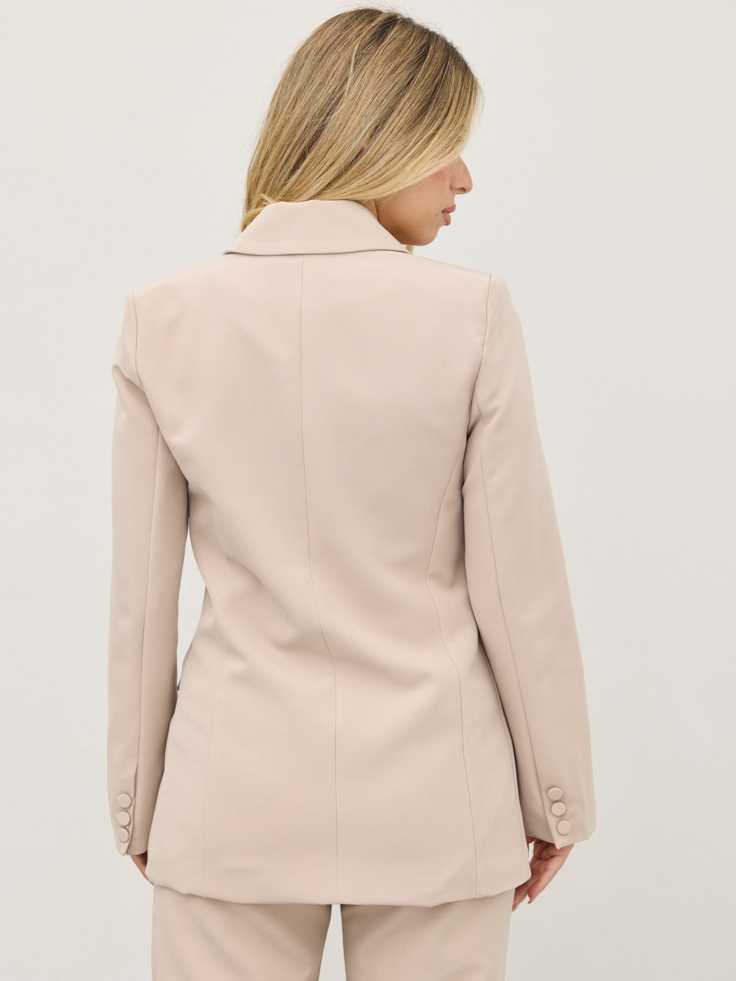 בלייזר מחוייט שריל | בז'