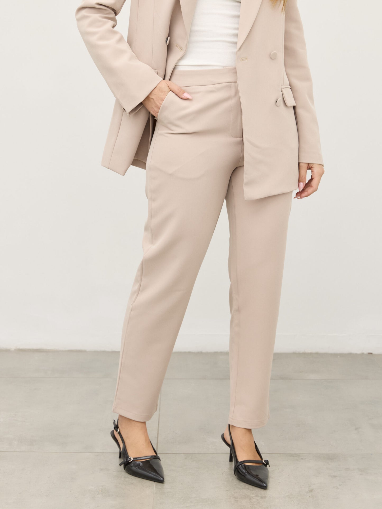 מכנסיים מחוייטים שריל | בז'