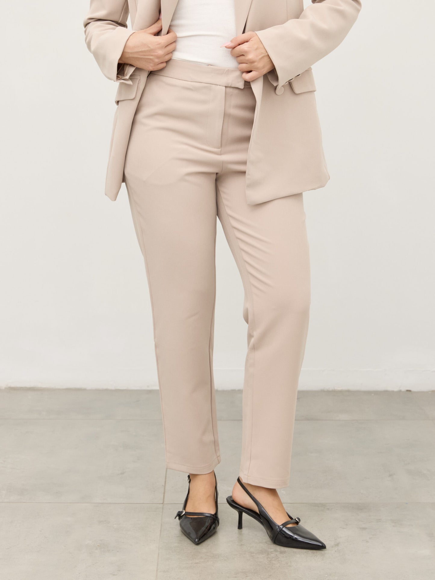 מכנסיים מחוייטים שריל | בז'