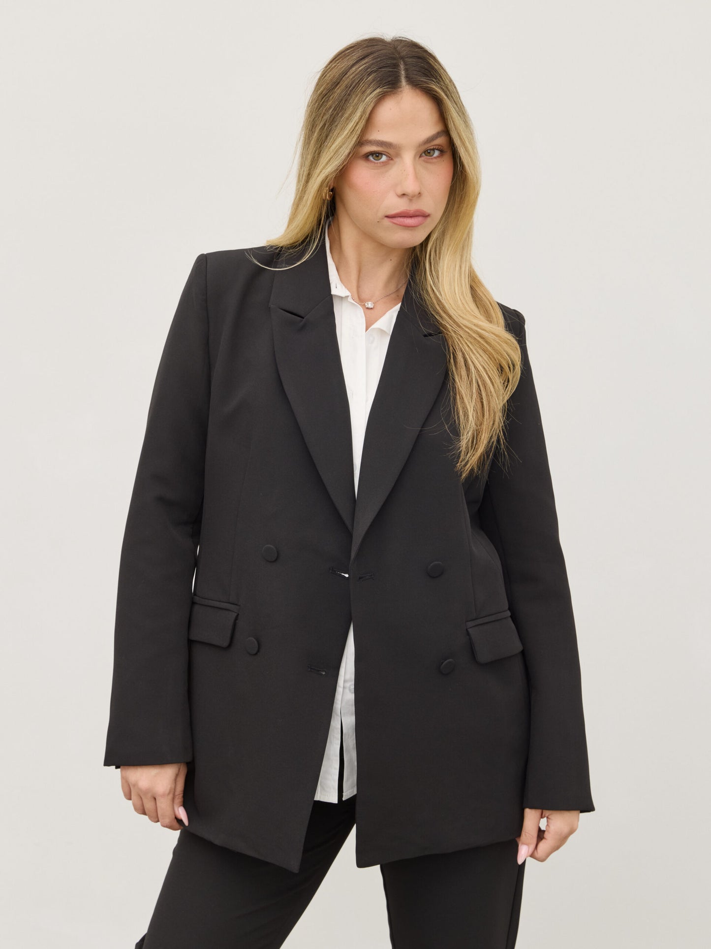 בלייזר מחוייט שריל | שחור