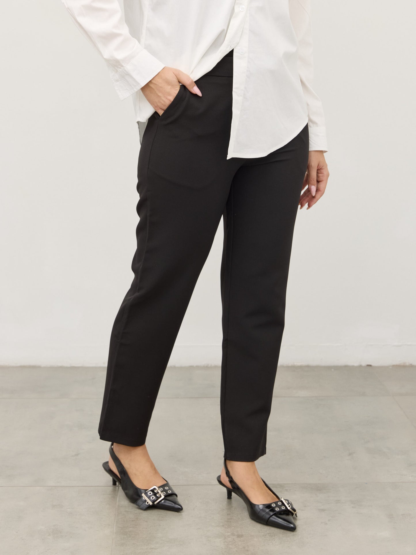 מכנסיים מחוייטים שריל | שחור