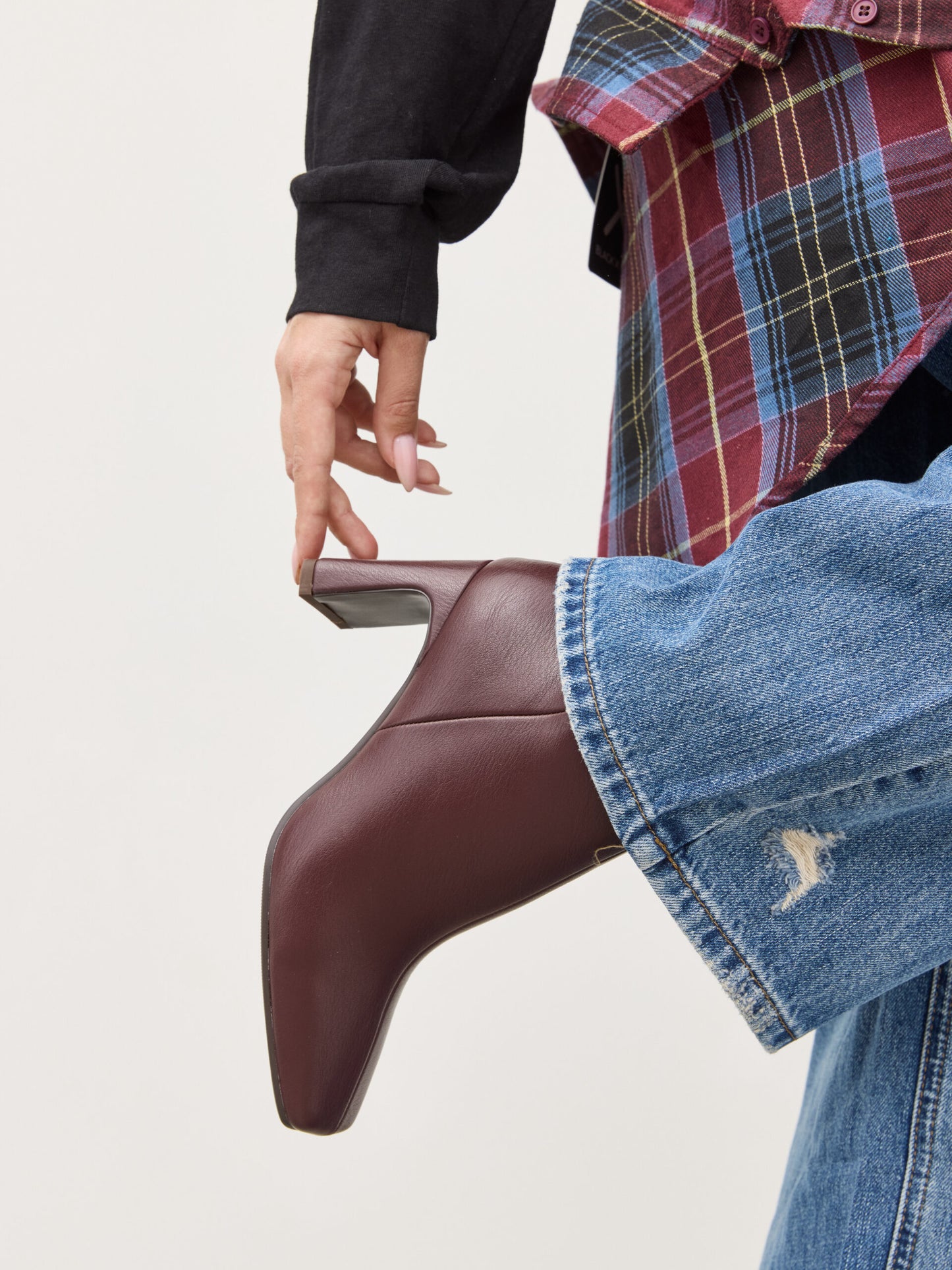 מגפוני עקב אודל | בורדו