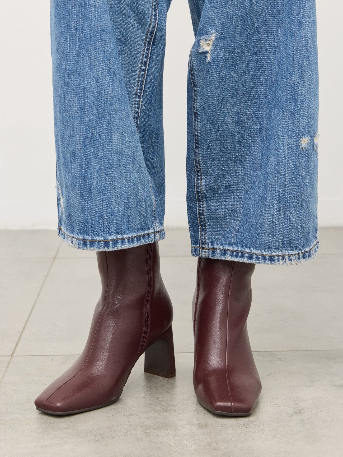 מגפוני עקב אודל | בורדו