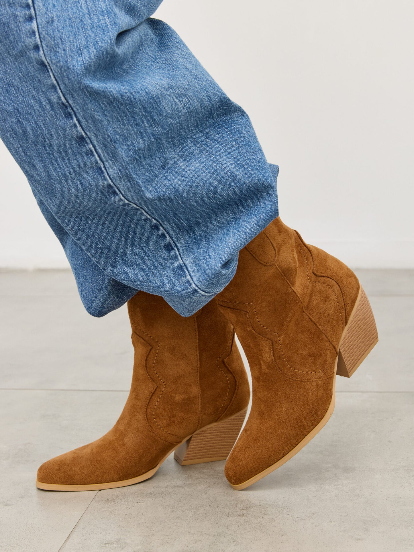 מגפוני בוקרים דמוי זמש אודרי | חום