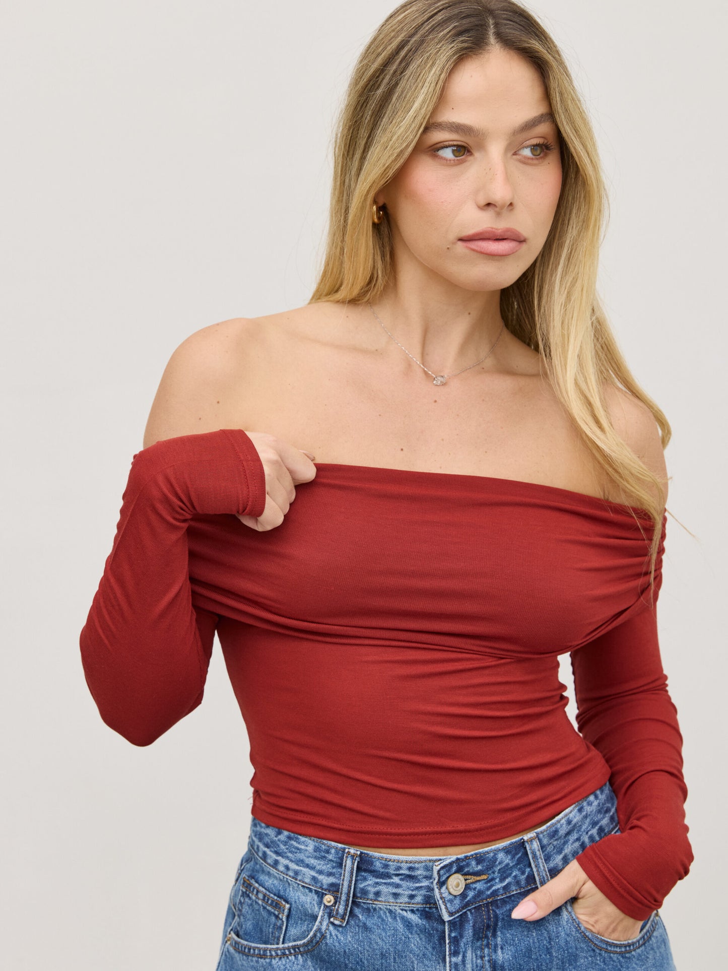 חולצת אוף שולדר לאב | בורדו