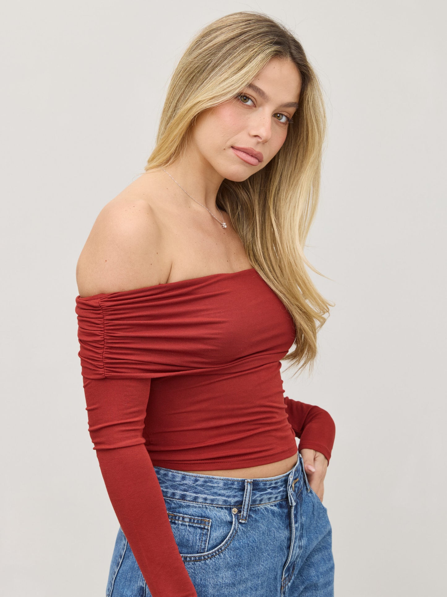 חולצת אוף שולדר לאב | בורדו