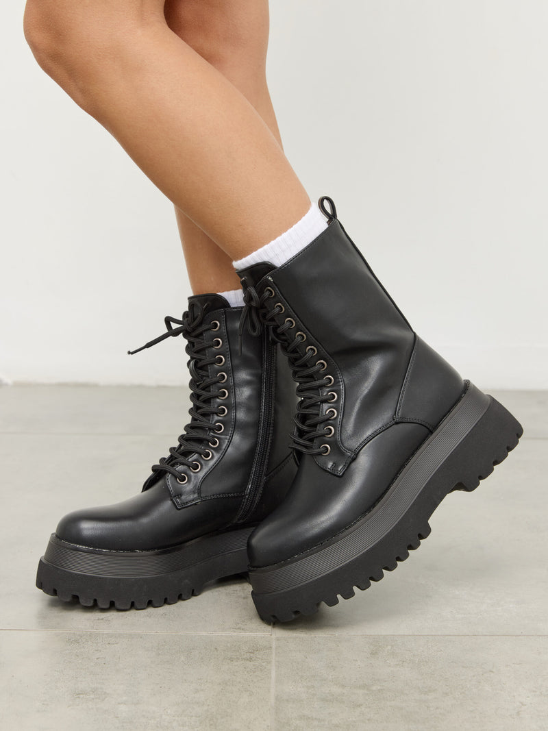 מגפי פלטפורמה שרוכים מרקוס | שחור