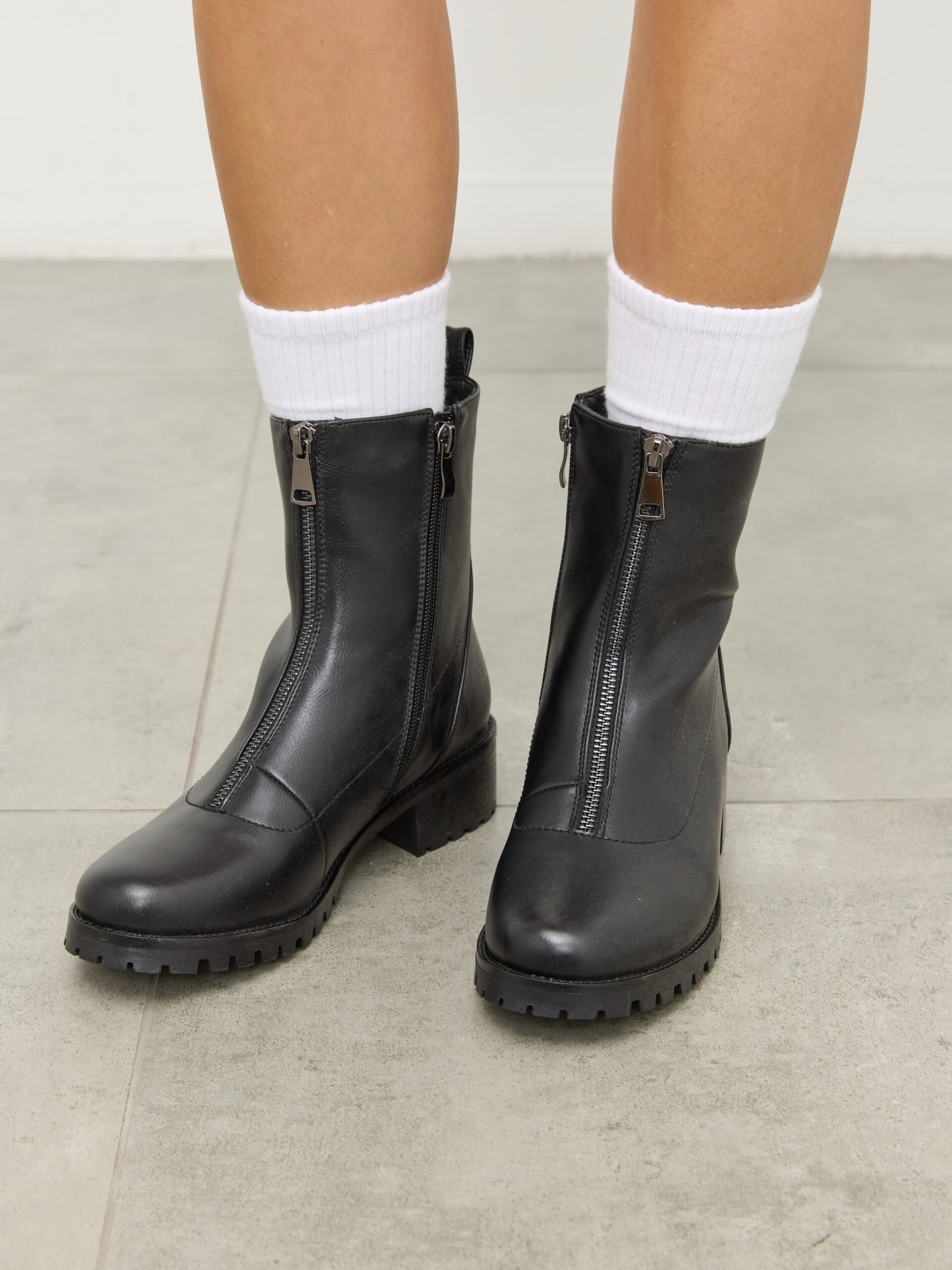 מגפוני סוליית טרקטור קינג | שחור