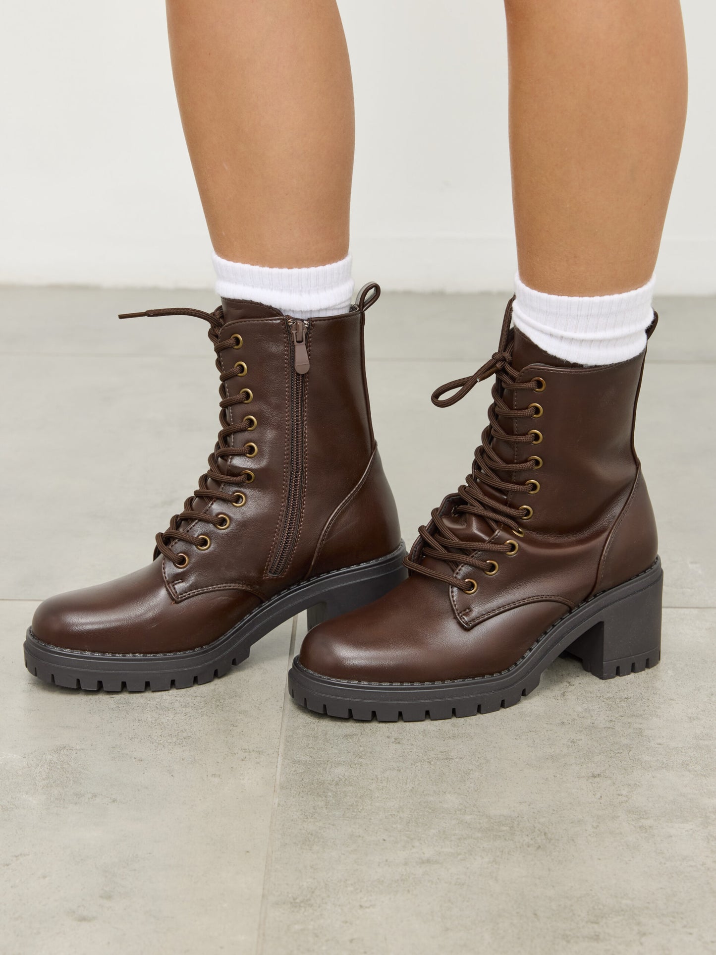 מגפי טרקטור שרוכים אליירה | חום