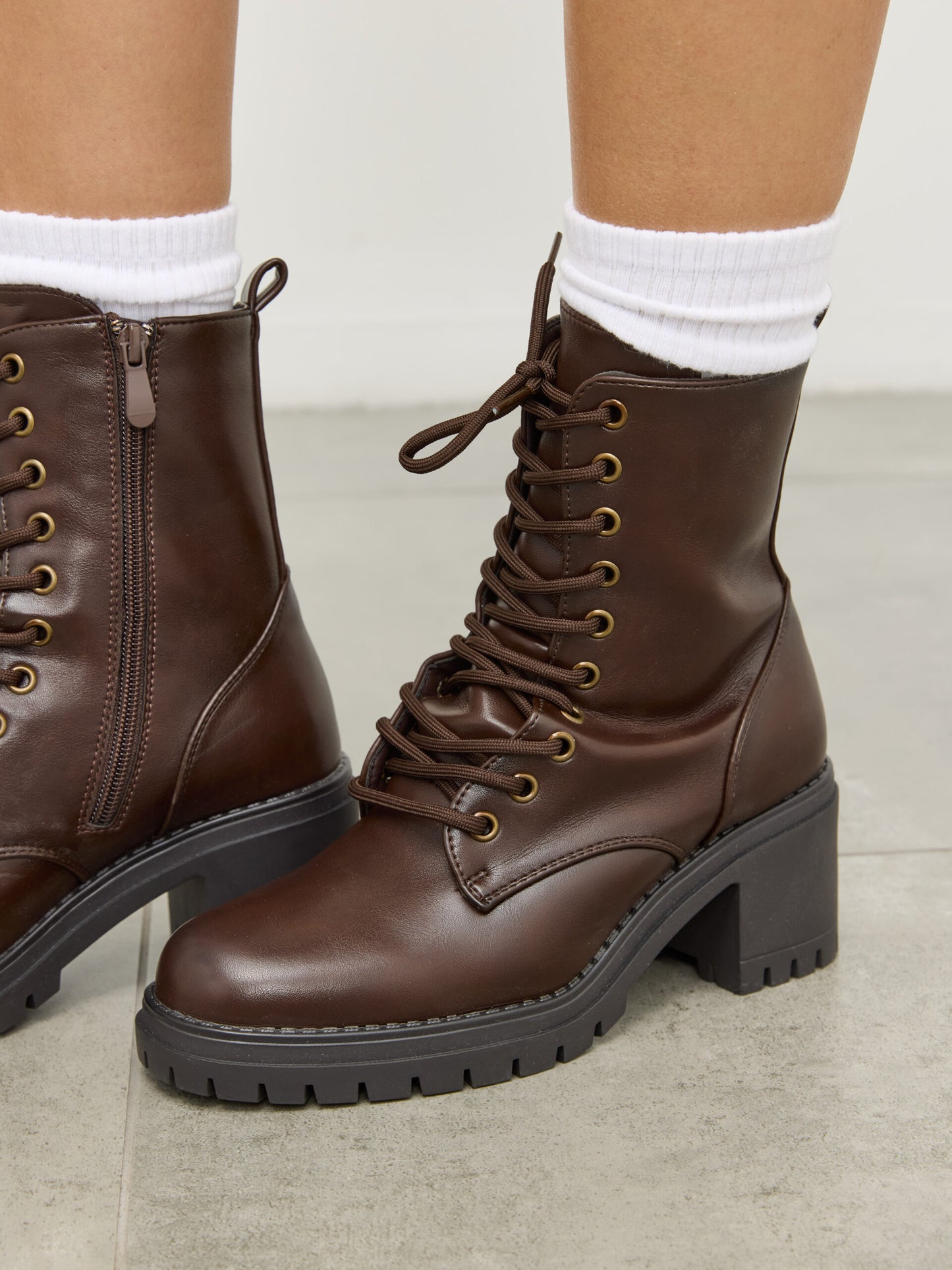 מגפי טרקטור שרוכים אליירה | חום