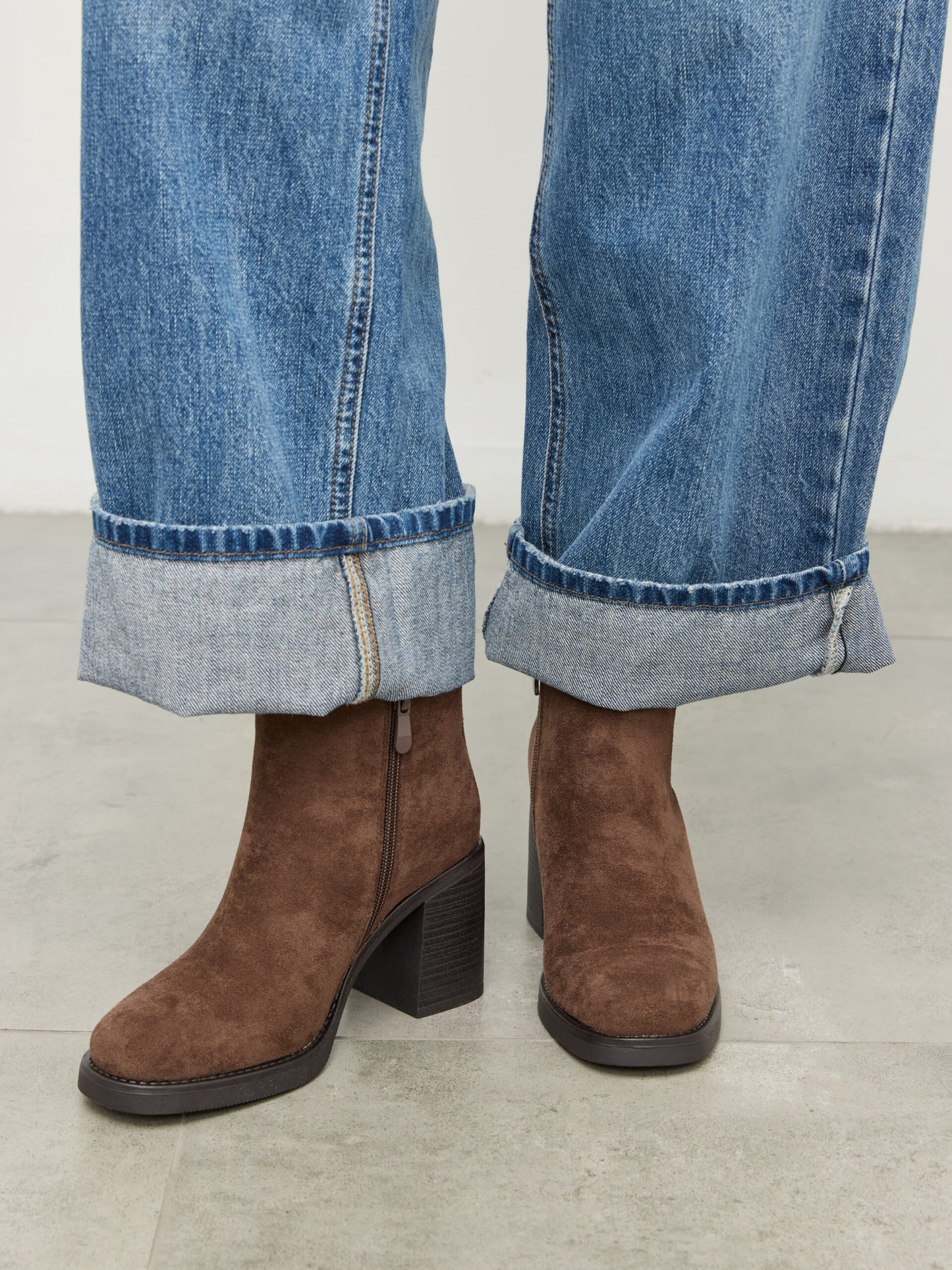 מגפוני עקב דמוי זמש קיילב | חום