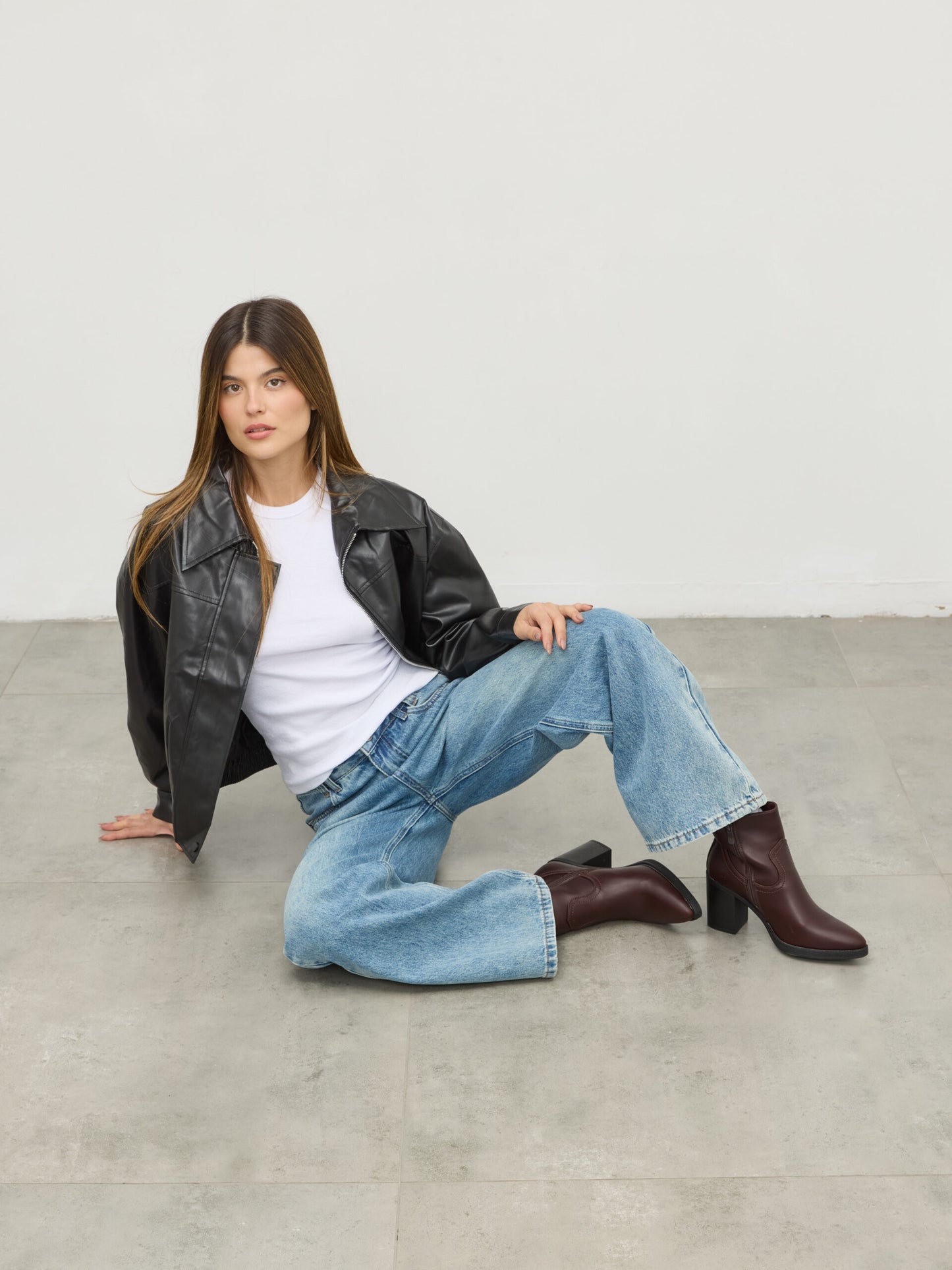 מגפוני עקב שפיץ קארל | בורדו