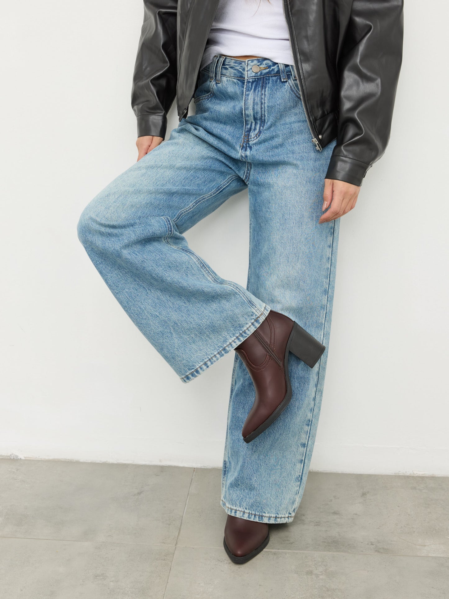 מגפוני עקב שפיץ קארל | בורדו