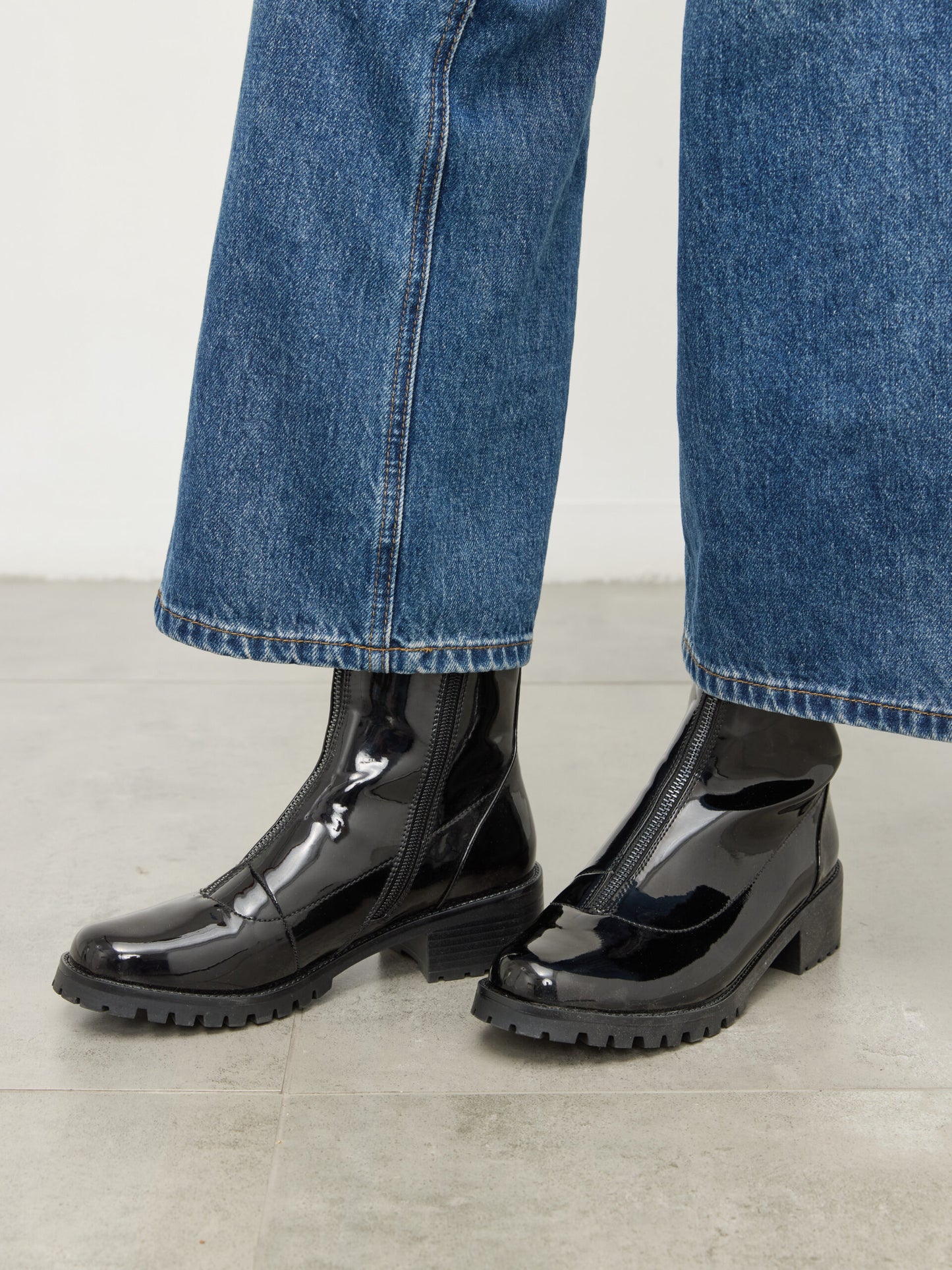 מגפוני סוליית טרקטור קינג | שחור לק