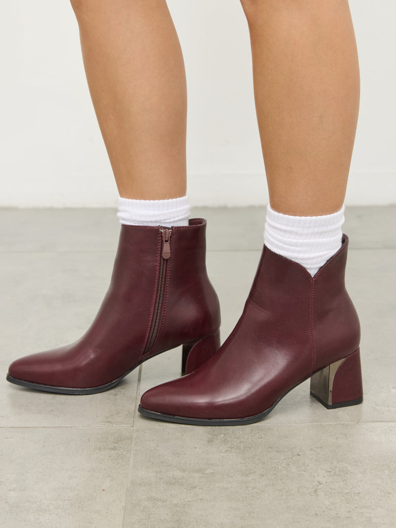 מגפוני עקב בריאנה | בורדו