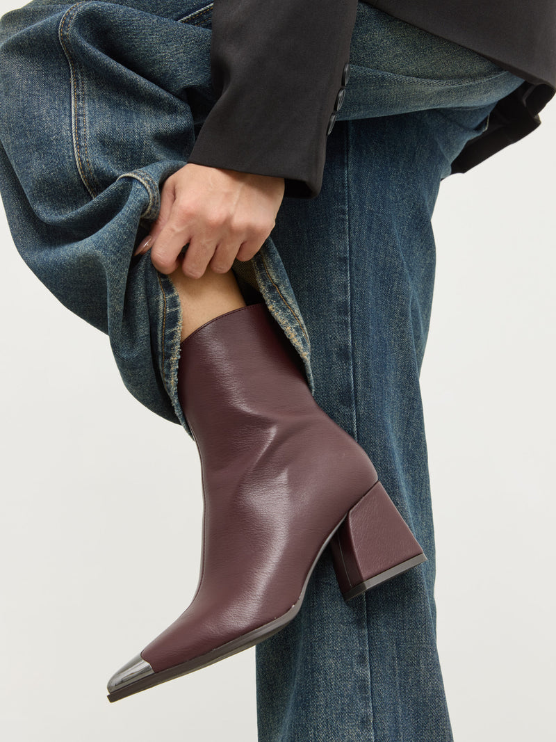 מגפוני עקב שפיץ לורה | בורדו