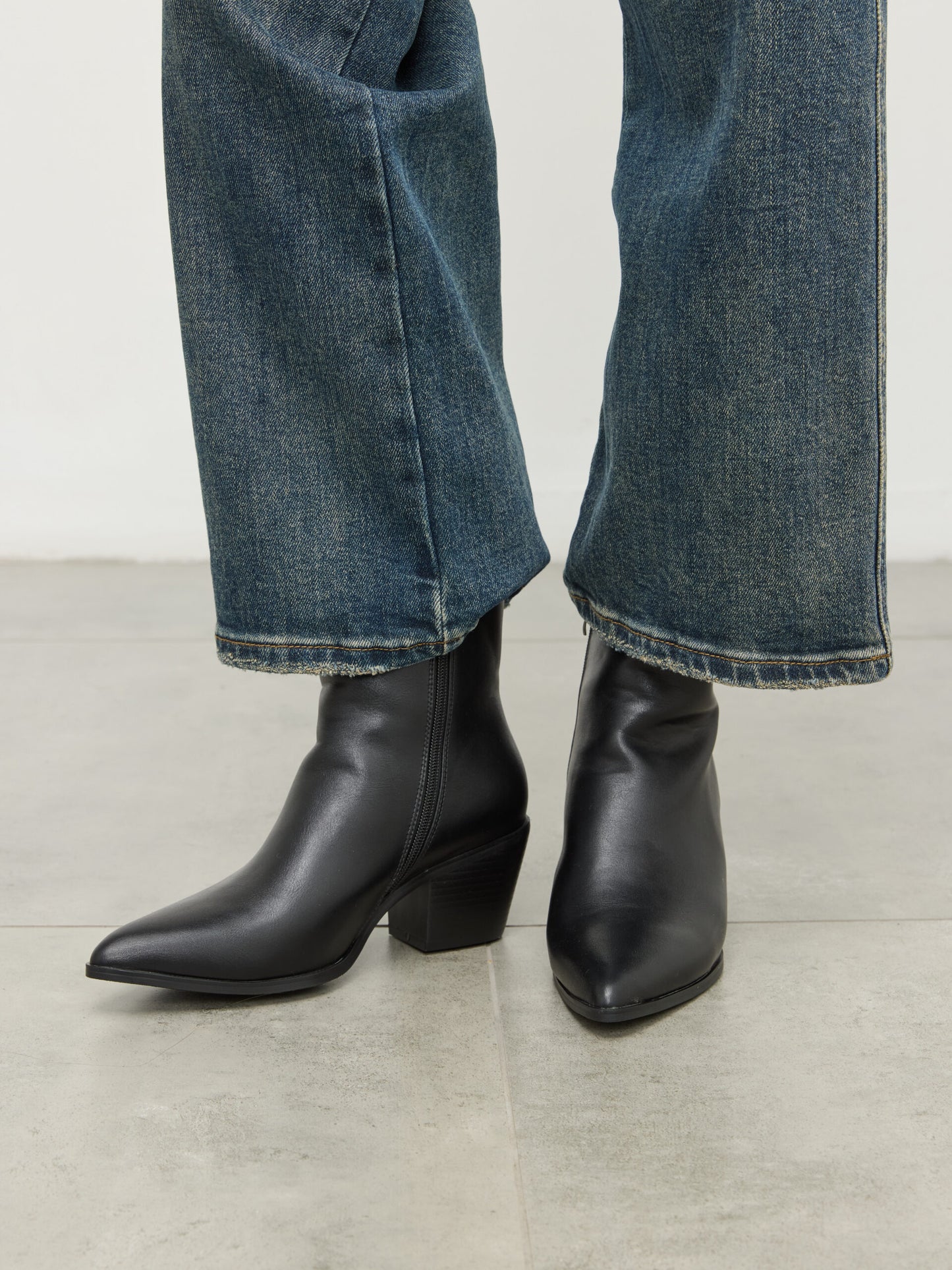 מגפוני בוקרים מילן | שחור