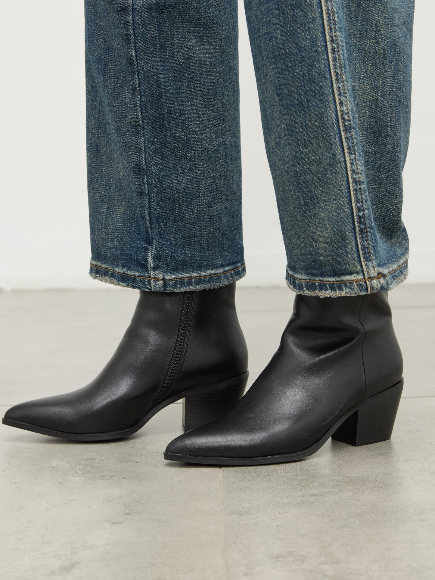 מגפוני בוקרים מילן | שחור