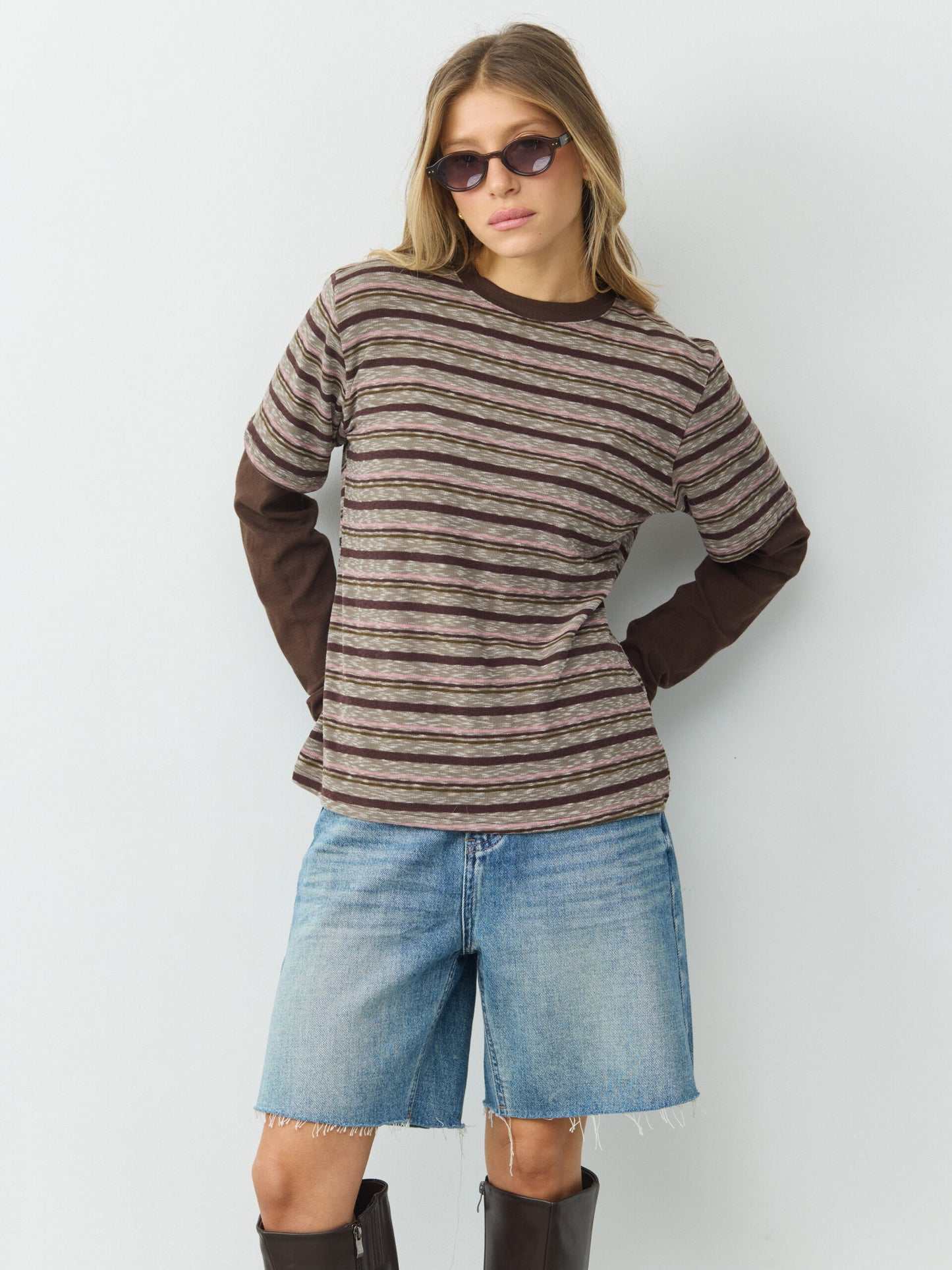 טישירט שתי שכבות פסים מיידן | חום