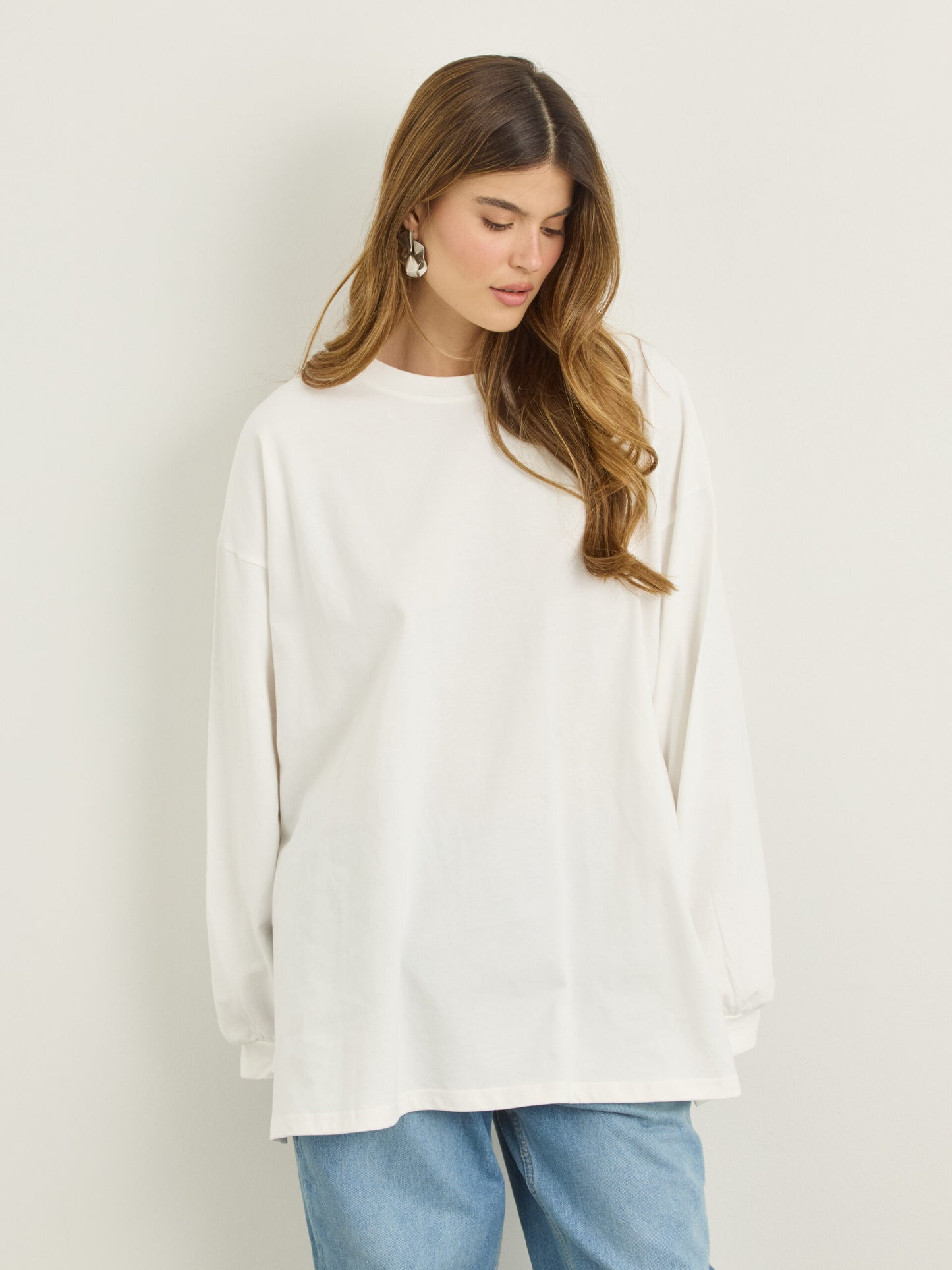 טישירט שרוול ארוך אוברסייז אריקה | לבן