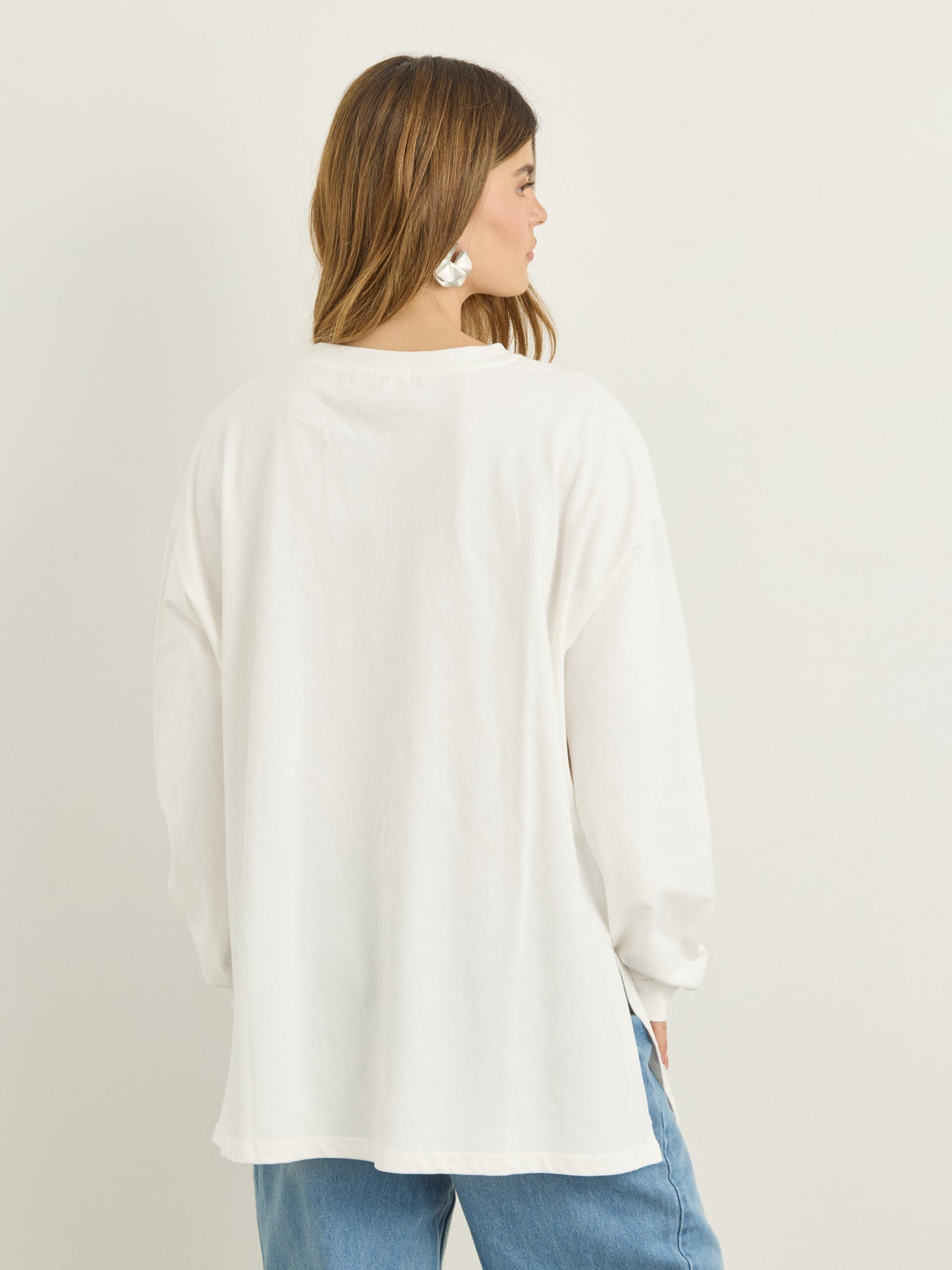 טישירט שרוול ארוך אוברסייז אריקה | לבן