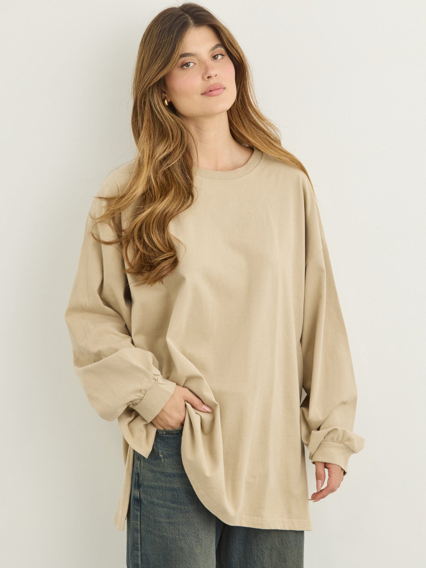 טישירט שרוול ארוך אוברסייז אריקה  | בז'