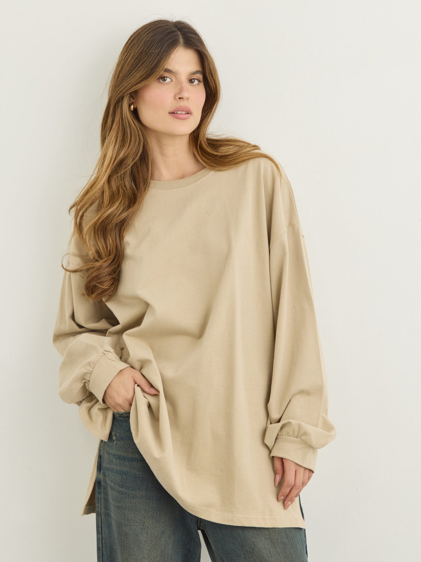 טישירט שרוול ארוך אוברסייז אריקה  | בז'