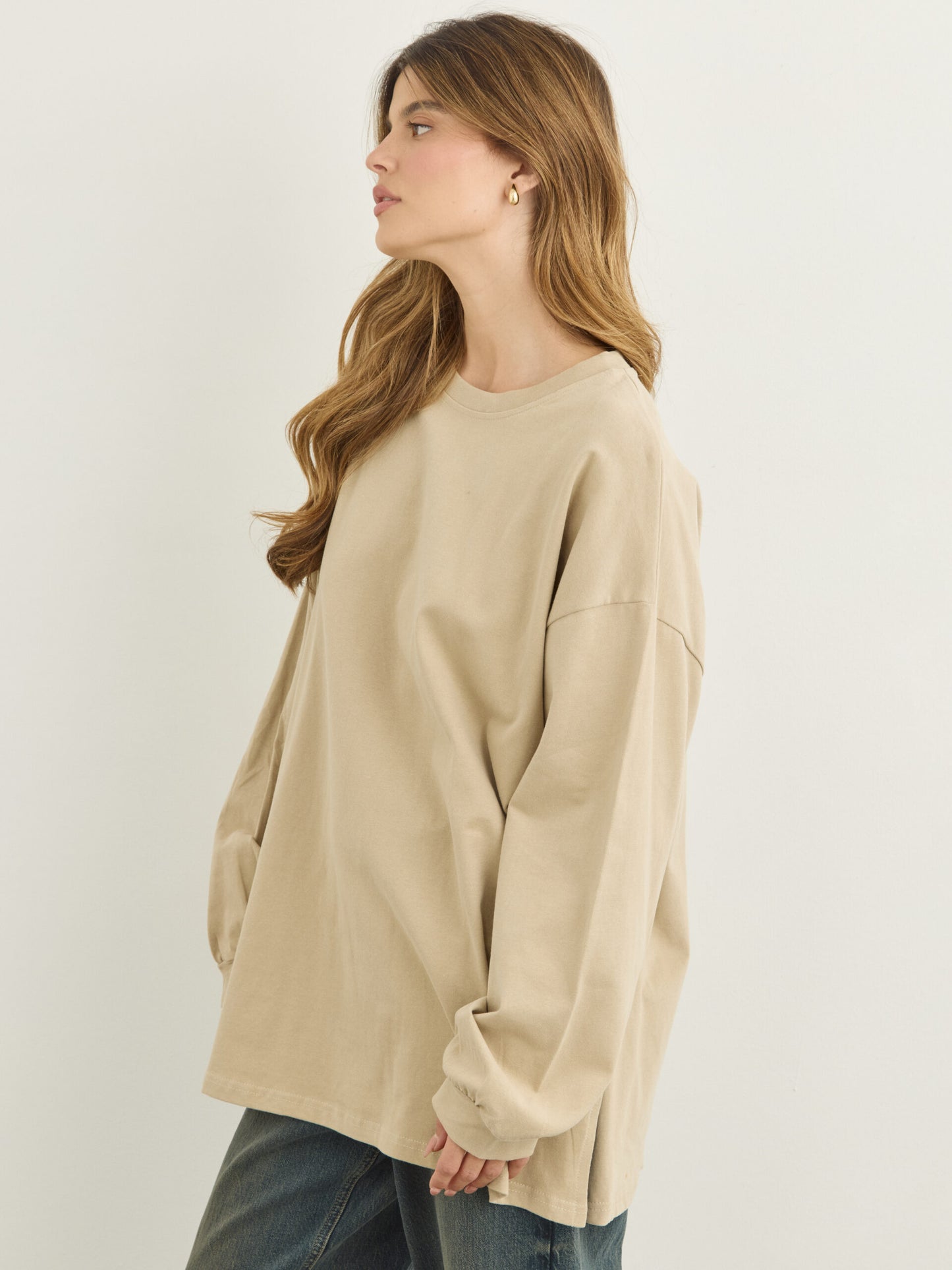 טישירט שרוול ארוך אוברסייז אריקה  | בז'