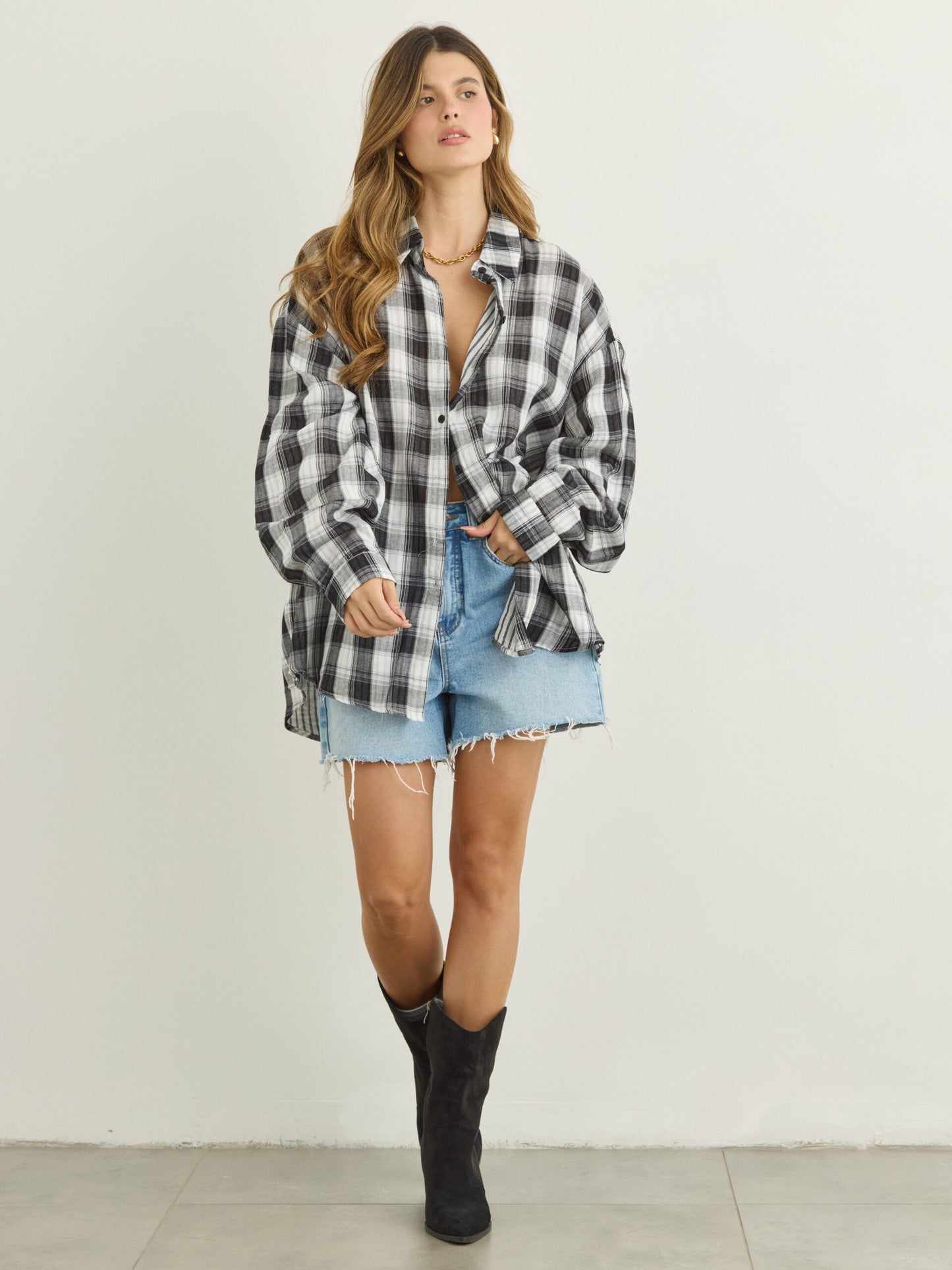 חולצה מכופתרת משבצות דרי | שחור