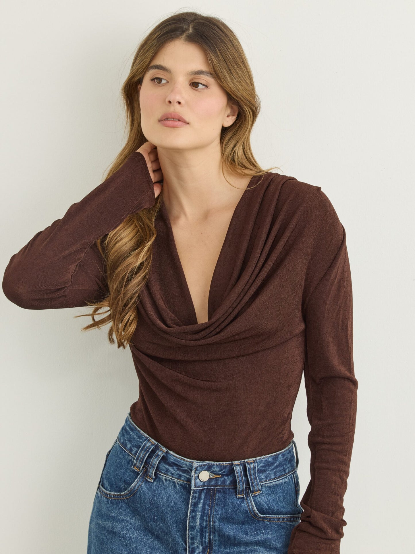 בגד גוף צווארון נשפך דילן | חום