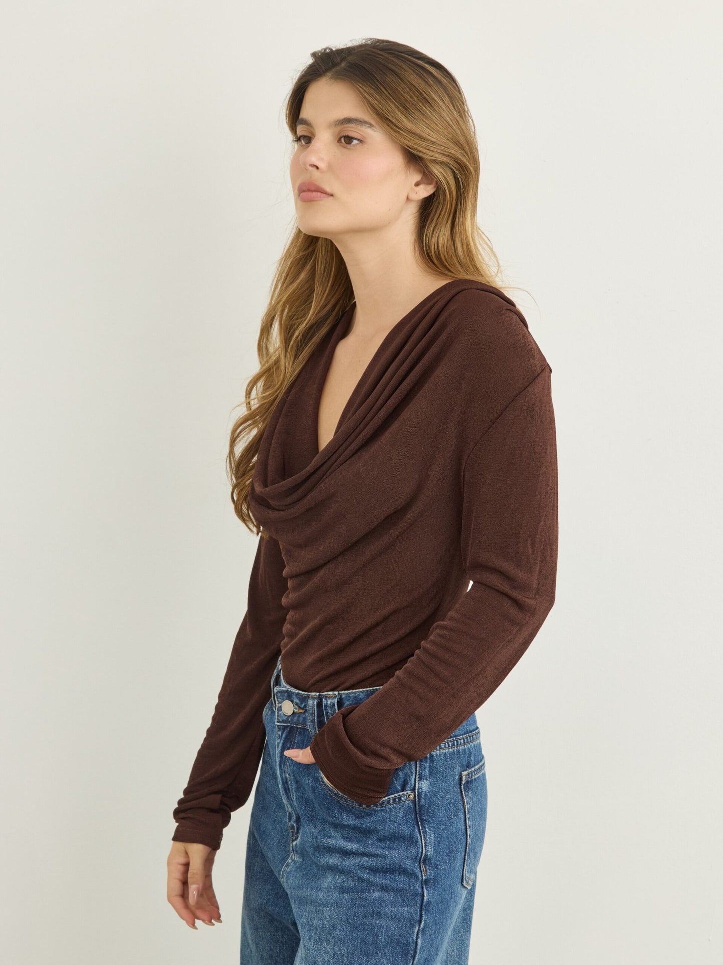 בגד גוף צווארון נשפך דילן | חום