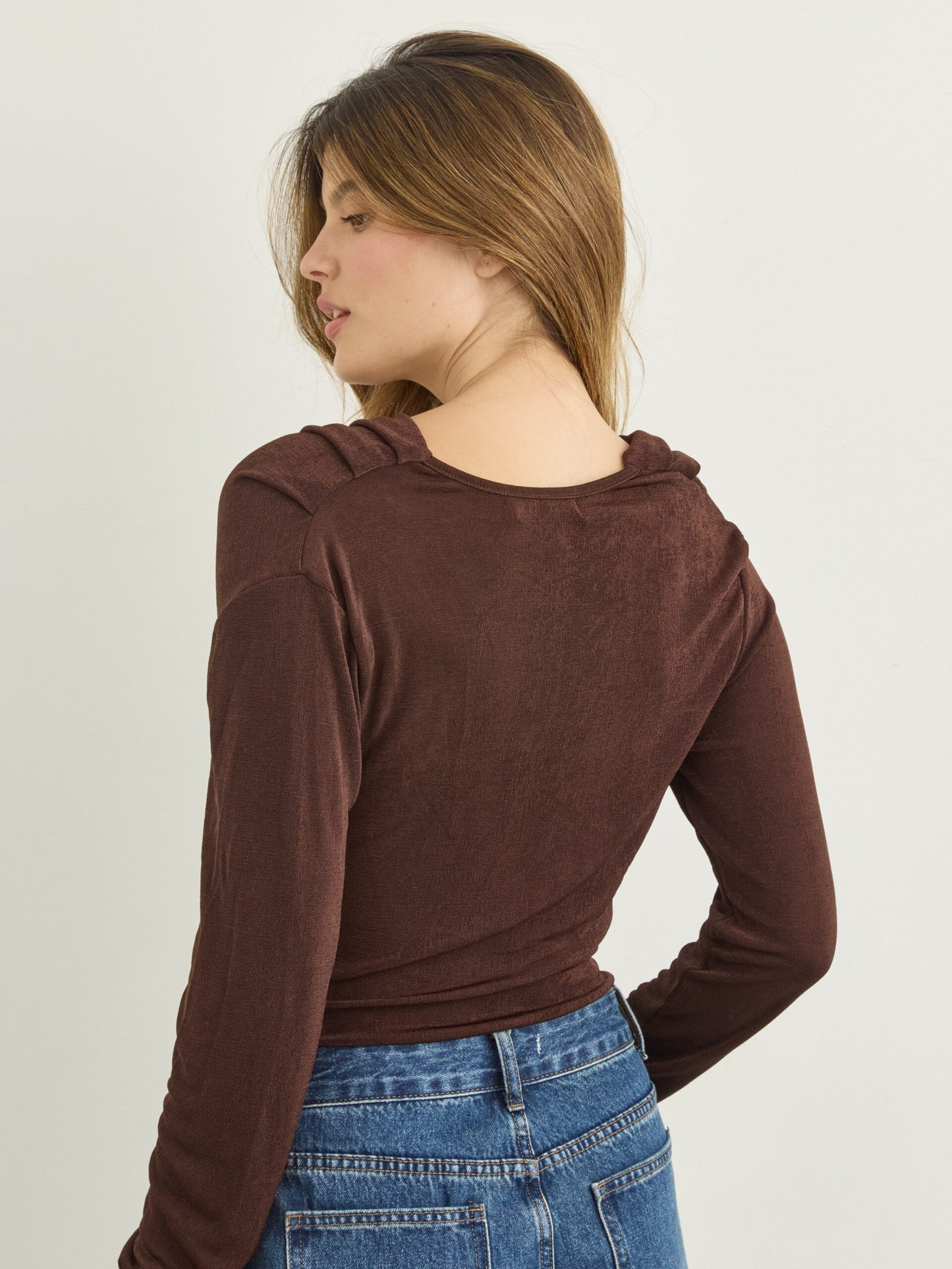 בגד גוף צווארון נשפך דילן | חום