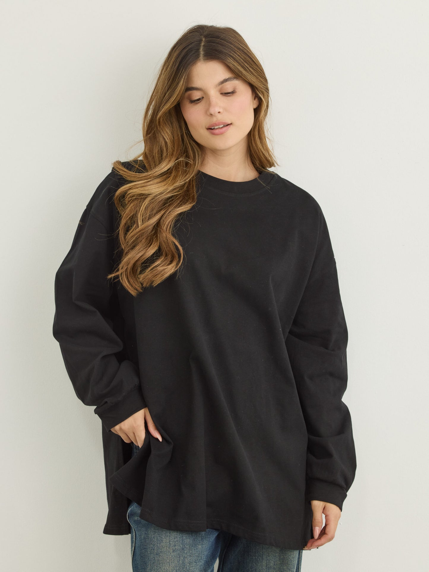 טישירט אוברסייז אריקה  | שחור