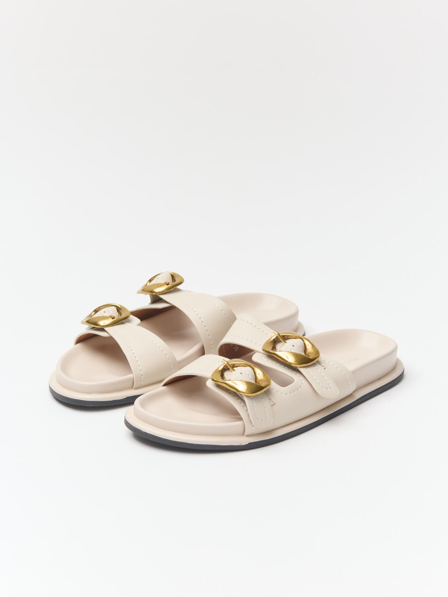 כפכפי רצועות אבזם טרייס | בז'