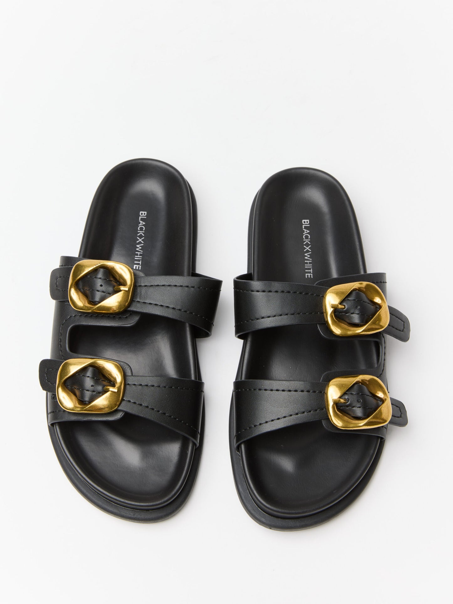 כפכפי רצועות אבזם טרייס | שחור