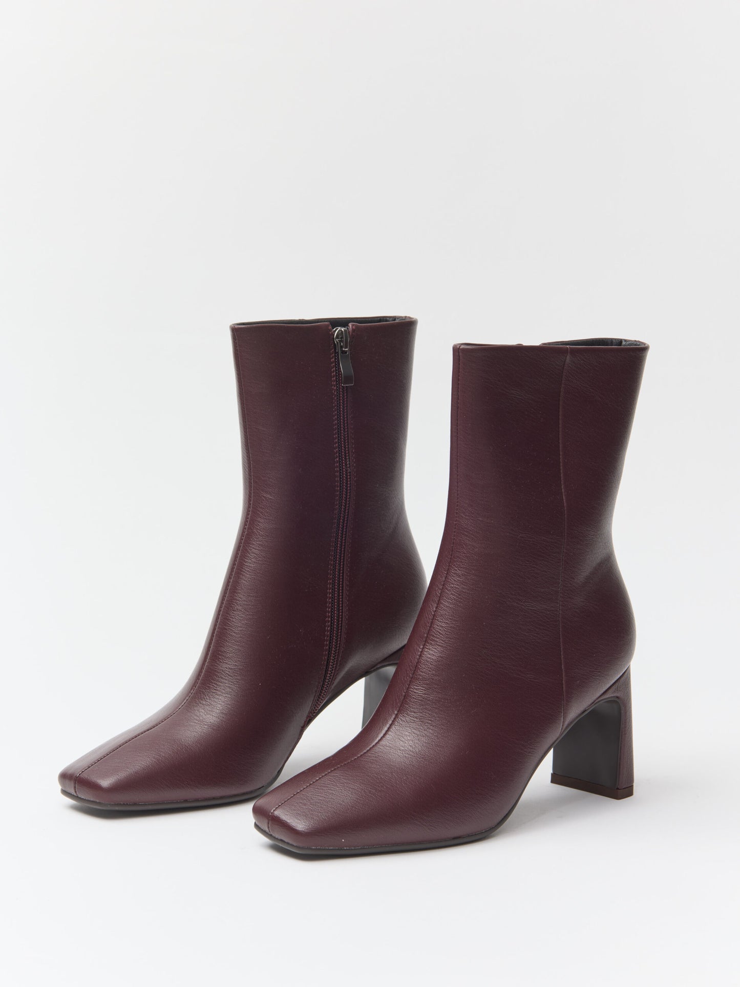 מגפוני עקב אודל | בורדו