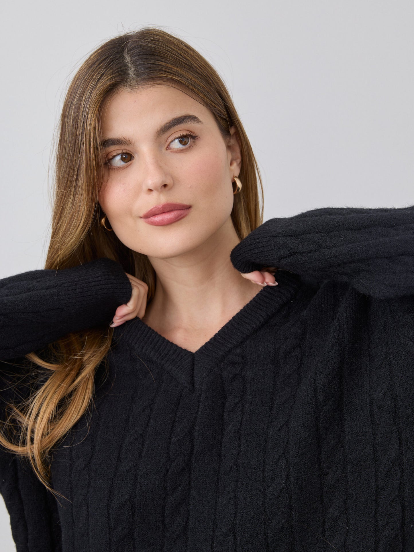 סוודר צמות אינז | שחור