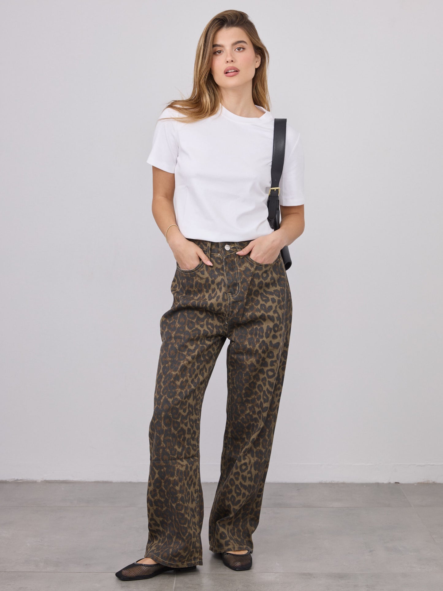 טישירט בייסיק סיידי | לבן