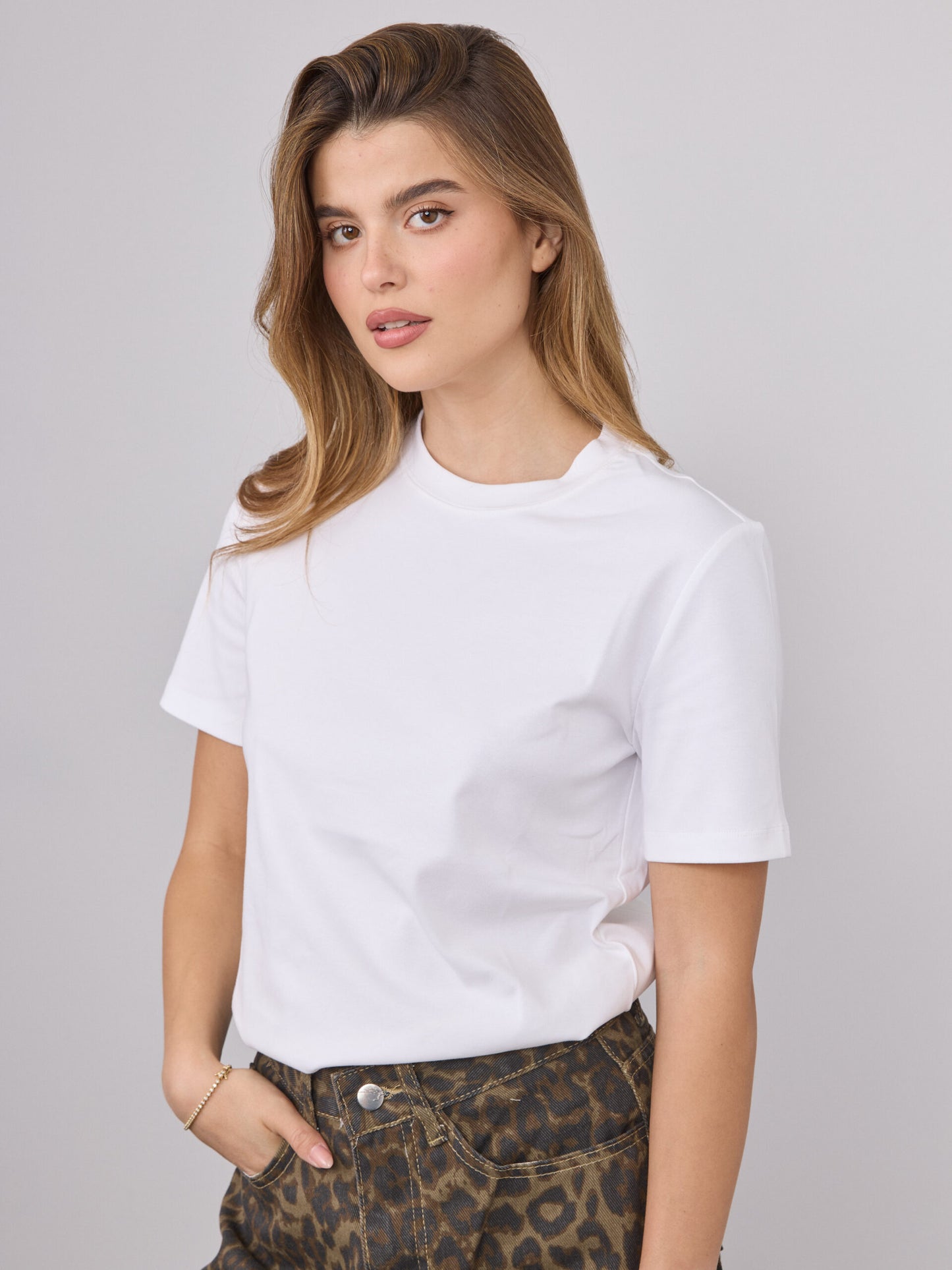 טישירט בייסיק סיידי | לבן