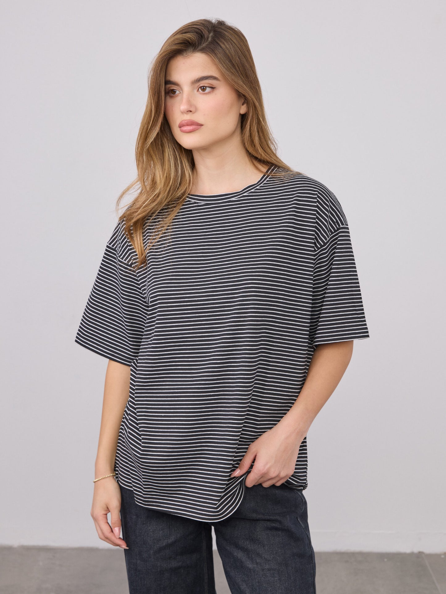 טישירט אוברסייז פסים ארלו | שחור