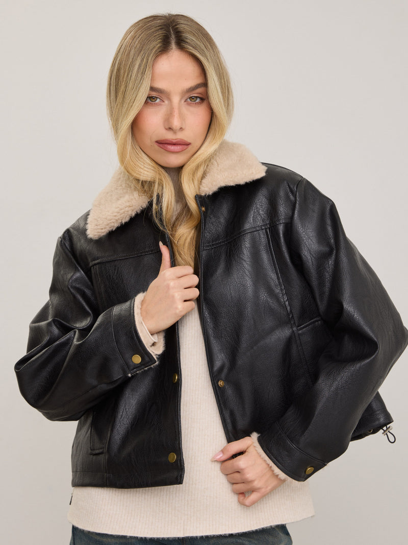 ג'קט צווארון פרווה דמוי עור סמית' | שחור