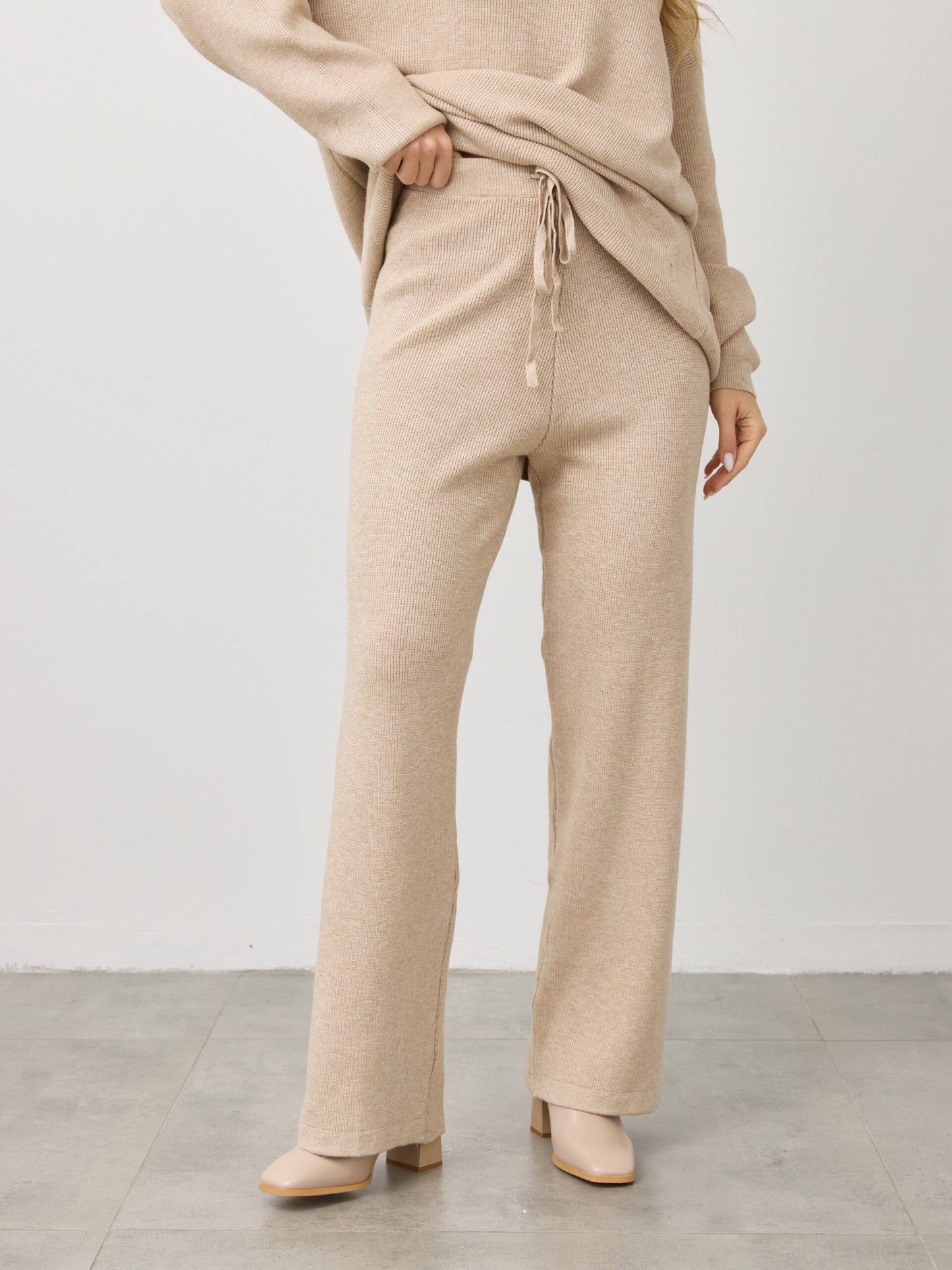 חליפת סריג  ביילי | בז'