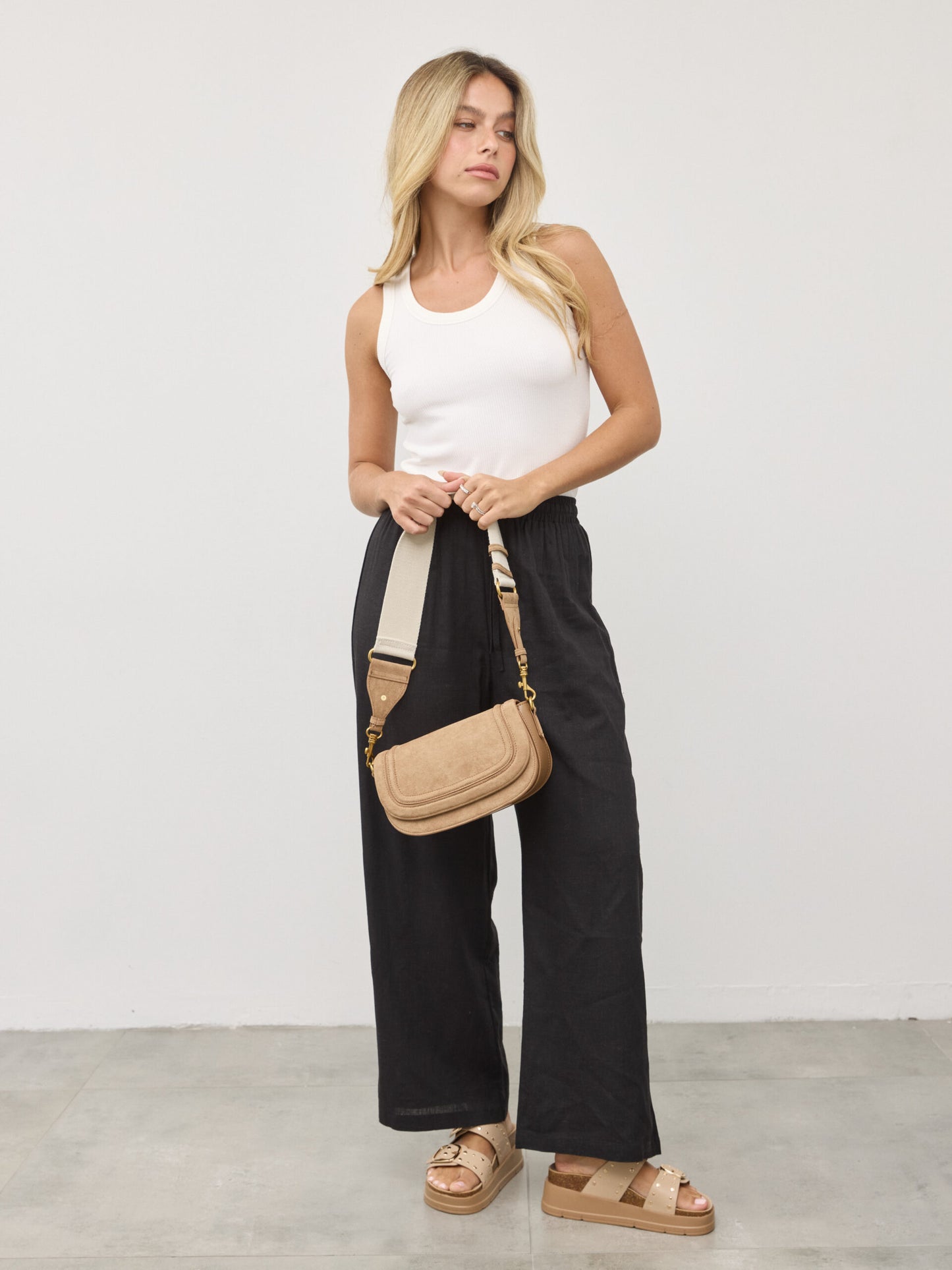 תיק ננסי | בז' זמש