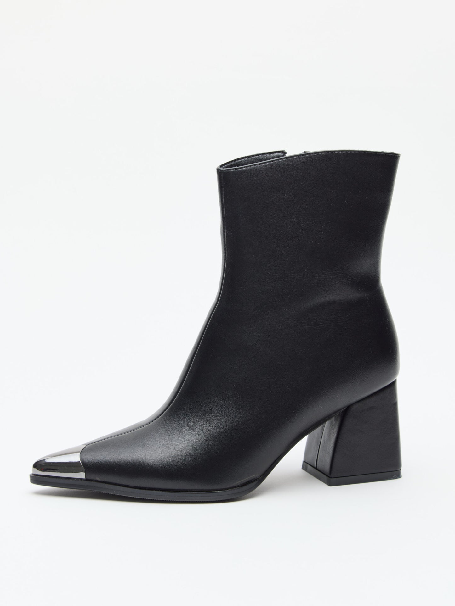 מגפוני עקב שפיץ לורה | שחור