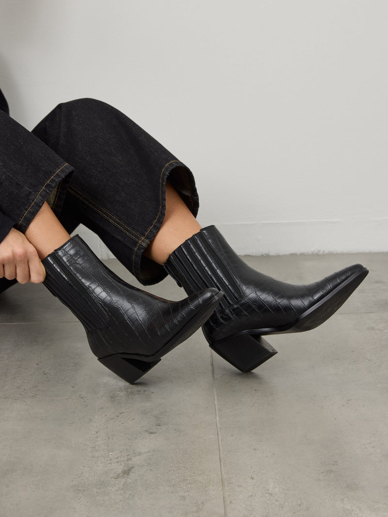 מגפוני עקב שפיץ טינה | שחור קרוקו