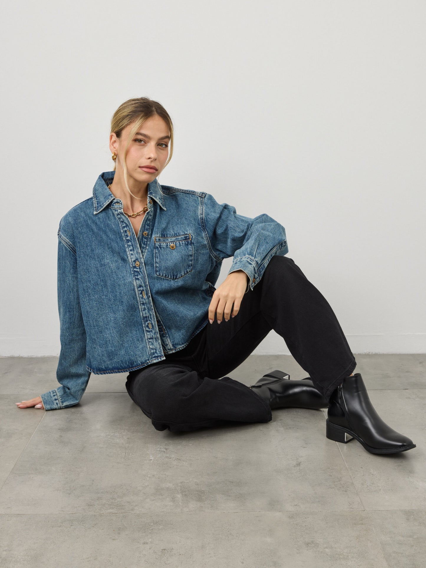 מגפוני עקב ריינה | שחור