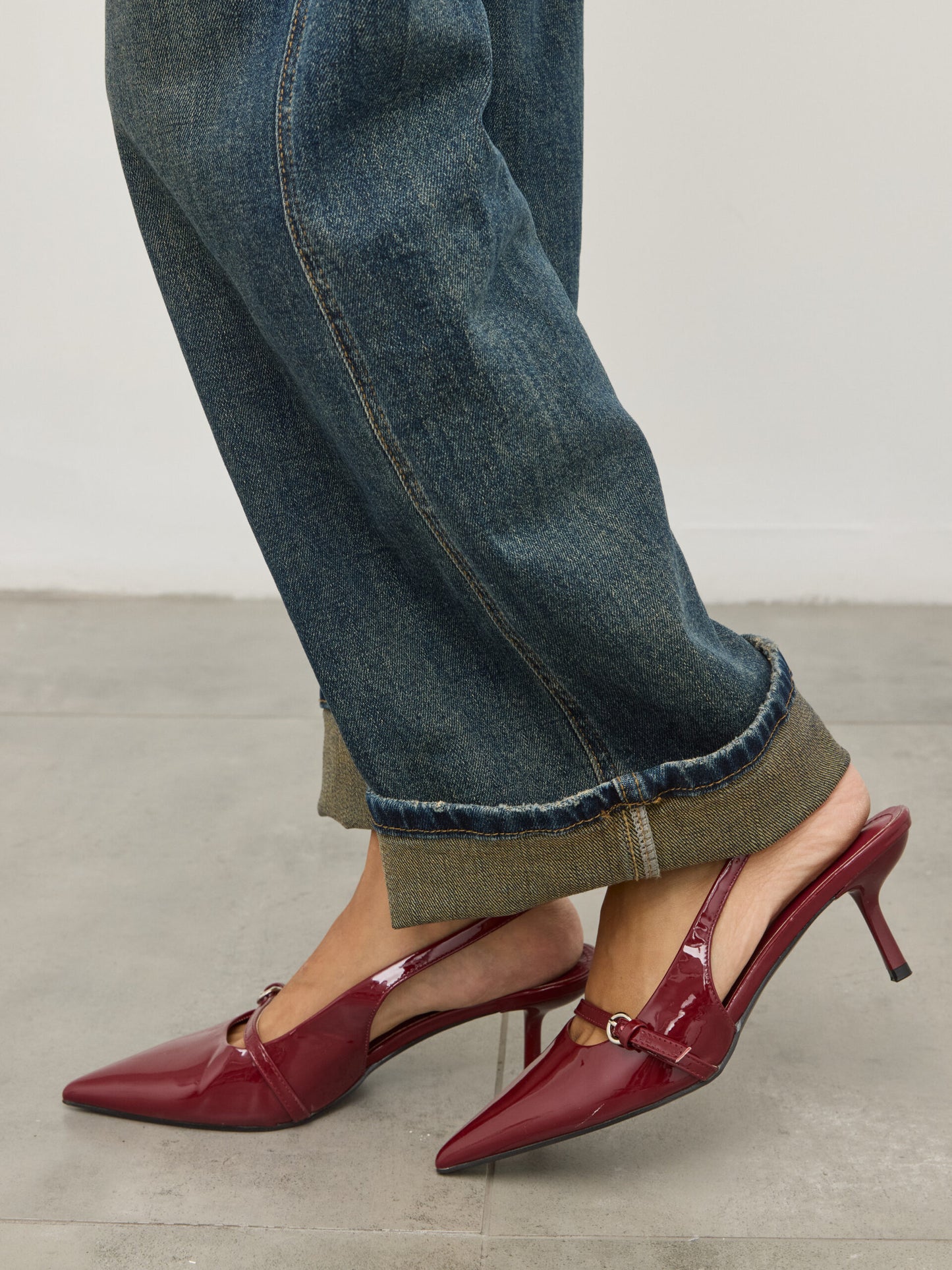 נעלי עקב שפיץ סנדי | בורדו לק