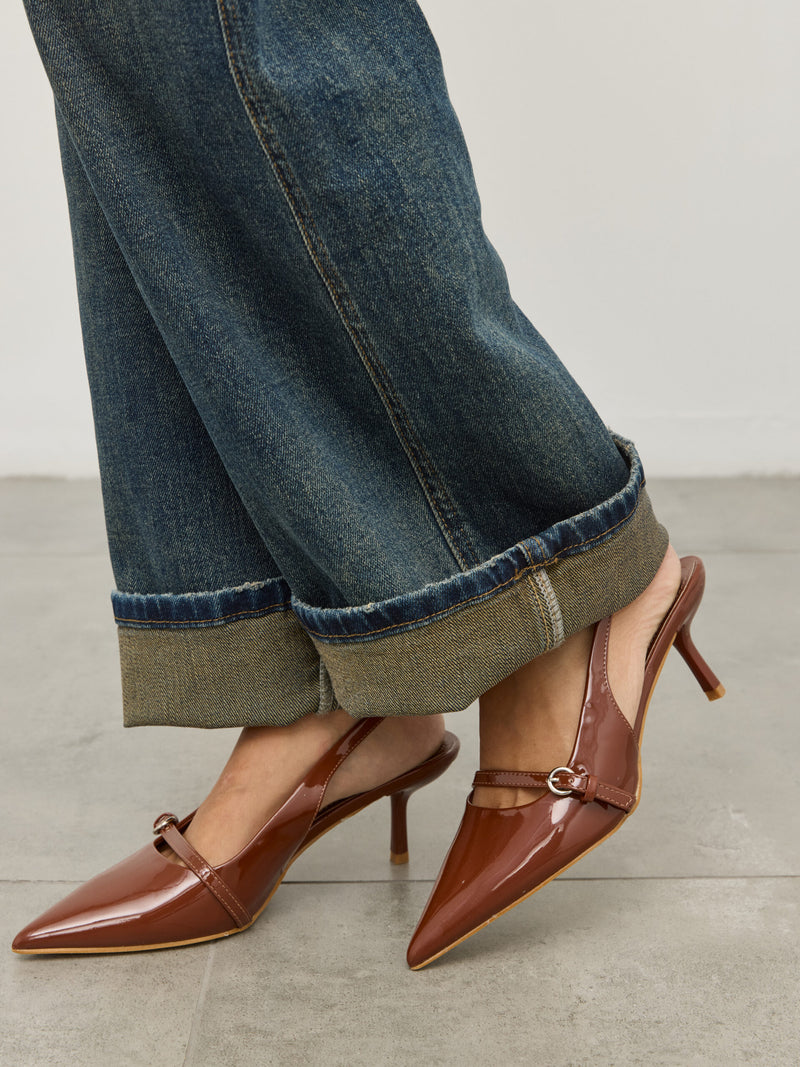 נעלי עקב שפיץ סנדי | חום לק