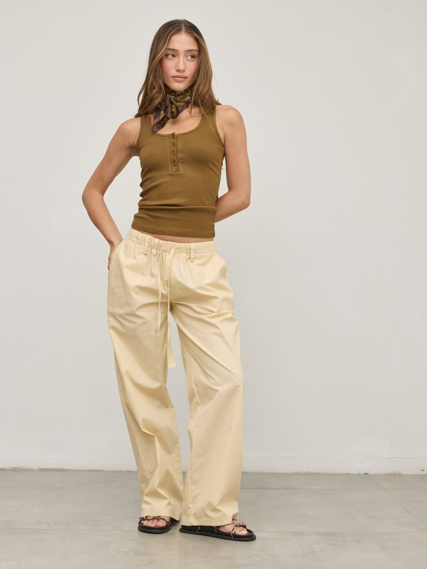 מכנסי דניאל | בז'